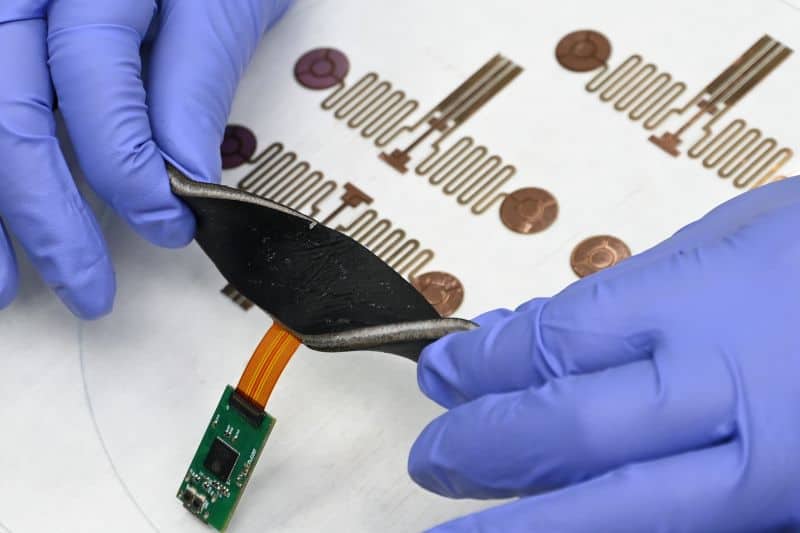 ETRI, 클린룸 없이 대면적 전자피부 개발...인시튜 공정 기술로 지능형 로봇 촉각 조기 구현